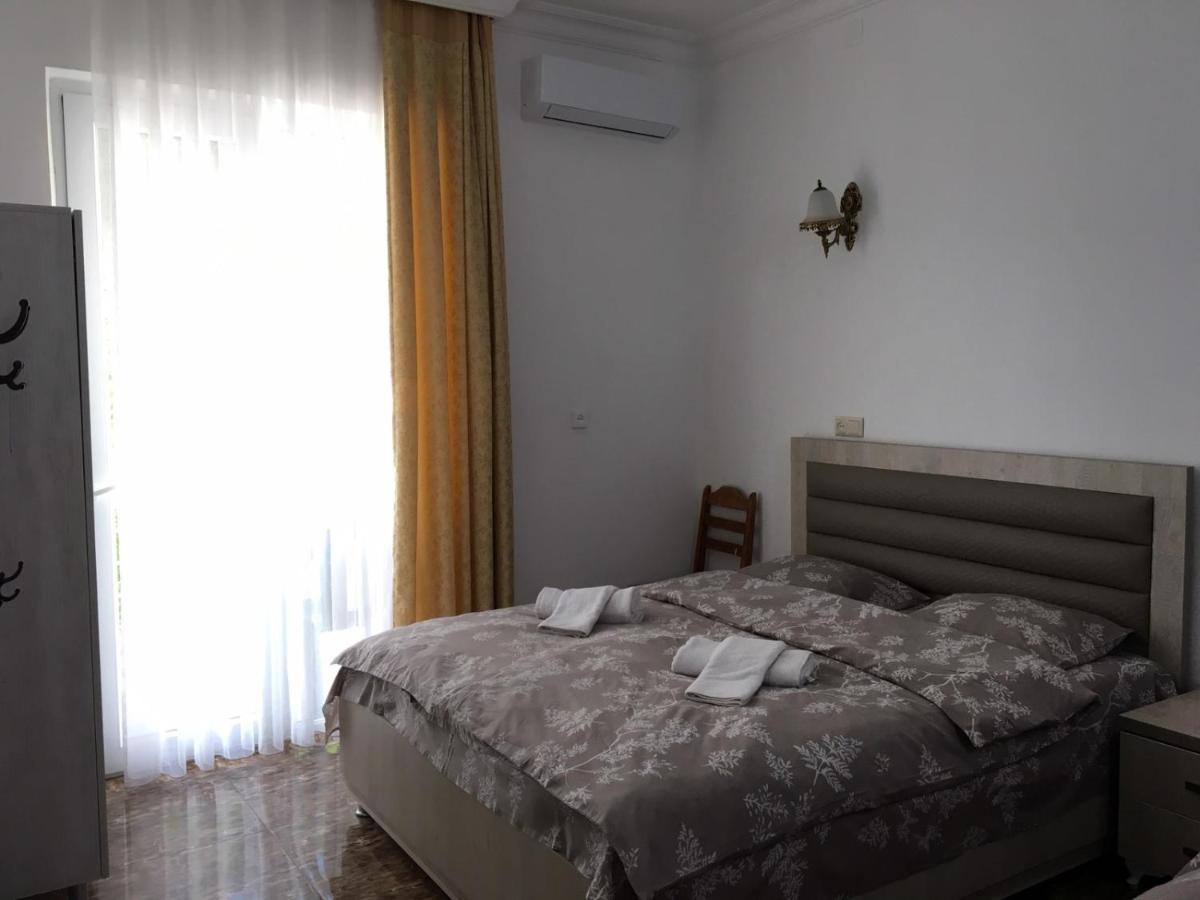 Rezo'S House Hotel Kvariati Exterior photo