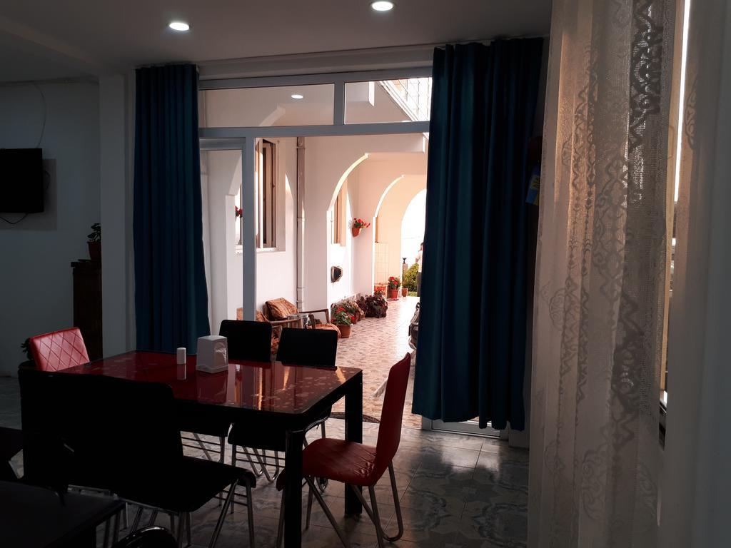 Rezo'S House Hotel Kvariati Exterior photo